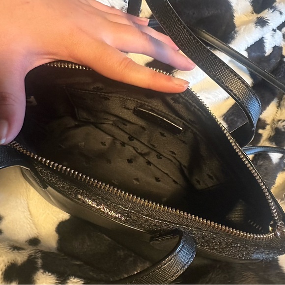 Kate Spade Black Shoulder Bag with Structured Design - Picture 3 of 3